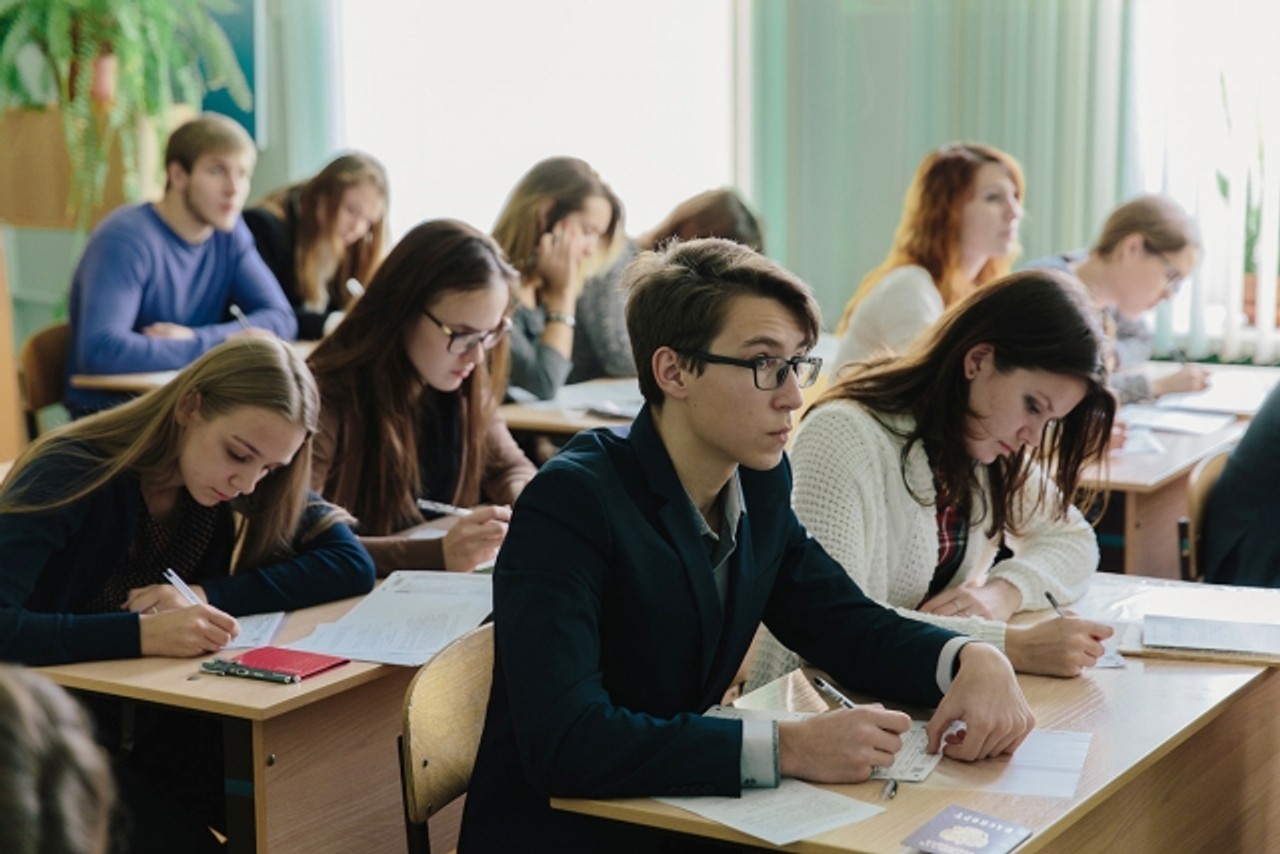 «Сирена»: Болгарских школьников заставляли пойти на российскую пропагандистскую конференцию