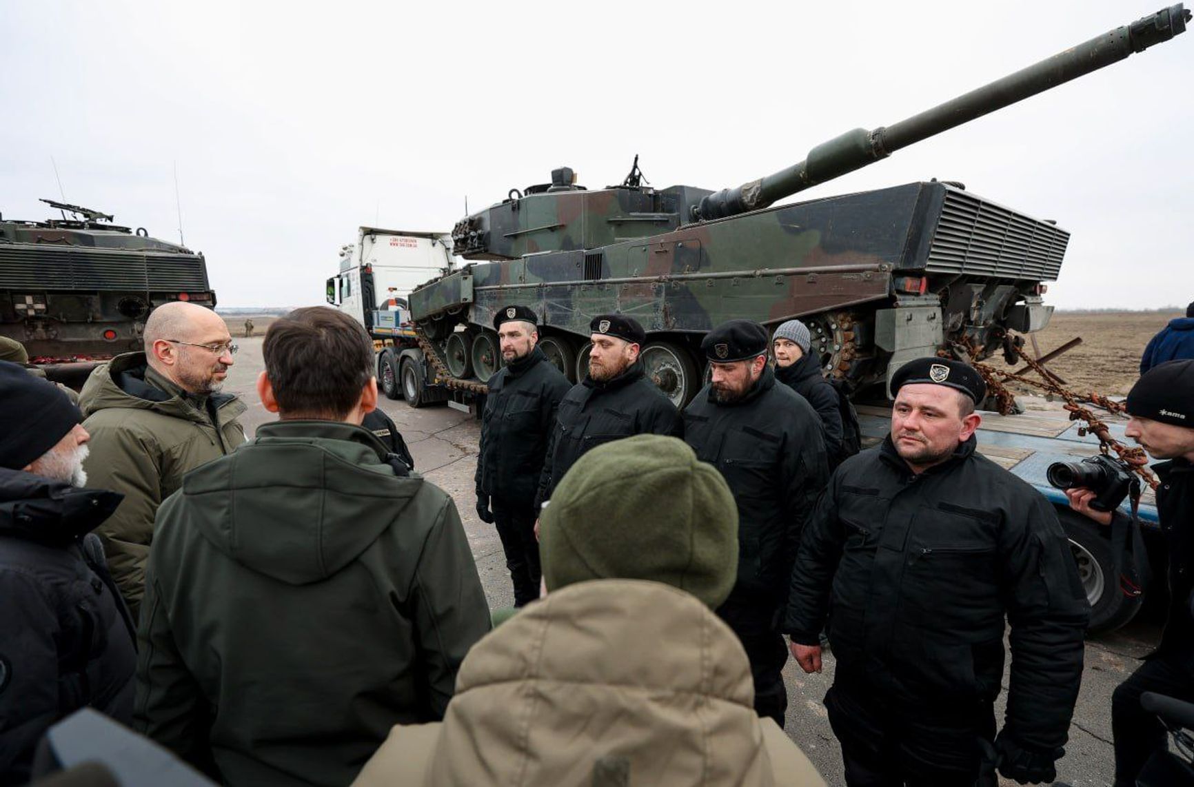 За год войны в Украине погибло больше россиян, чем за 9 лет в Афганистане, Кремль готовит «вторжение» в Беларусь. Что происходит на фронте