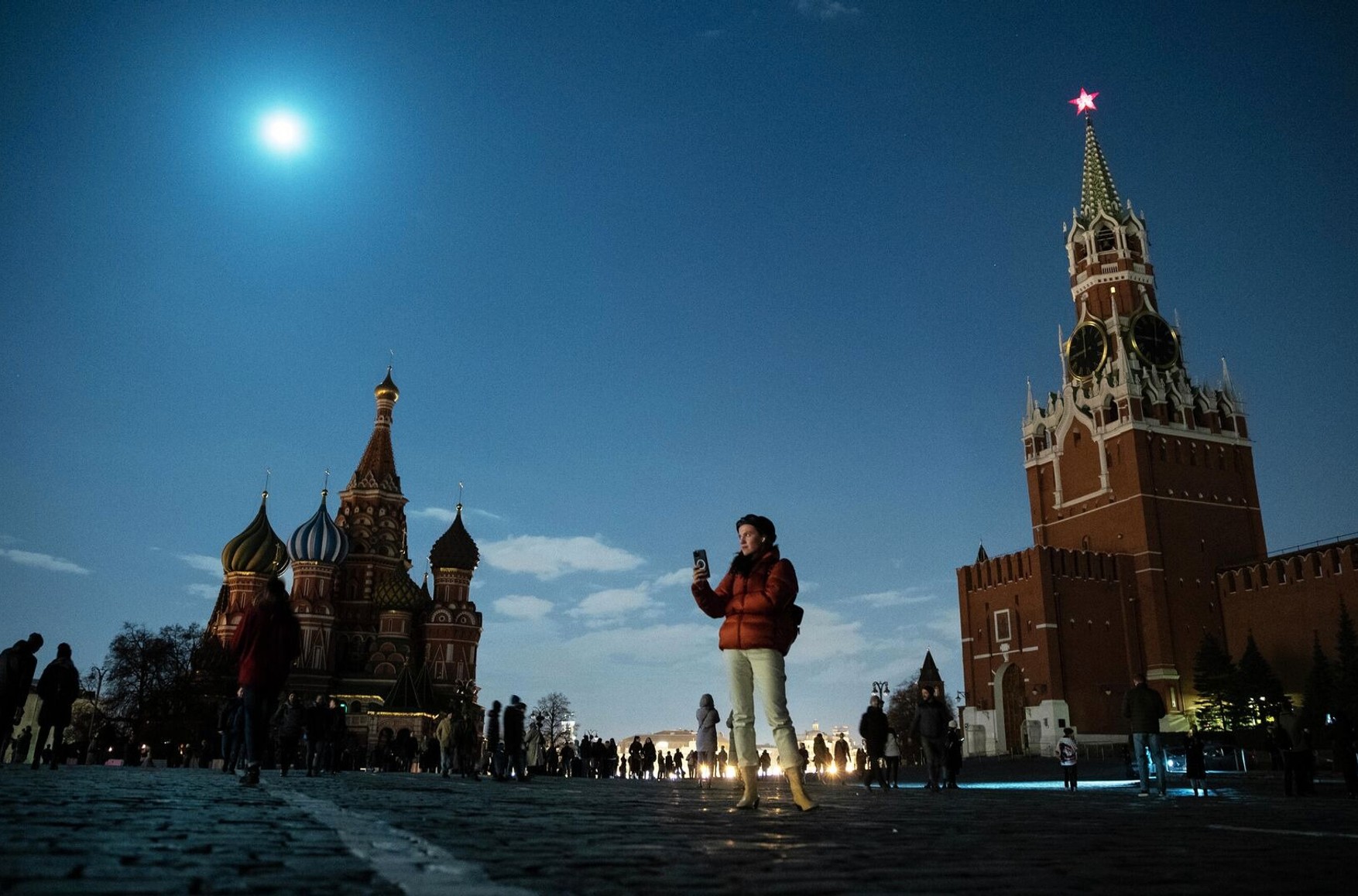 Кремль не выключит свет на «Час Земли» из-за «иноагентства» WWF