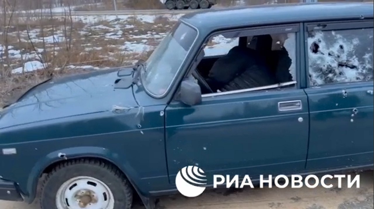 Два пограничника ранены в перестрелке с диверсантами в Брянской области — Astra. ФСБ показала обстрелянные автомобили