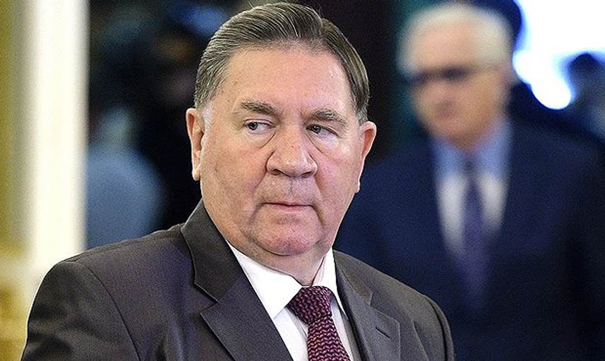 Сенатор Олександр Михайлов помер через серцевий напад під час прийому громадян
