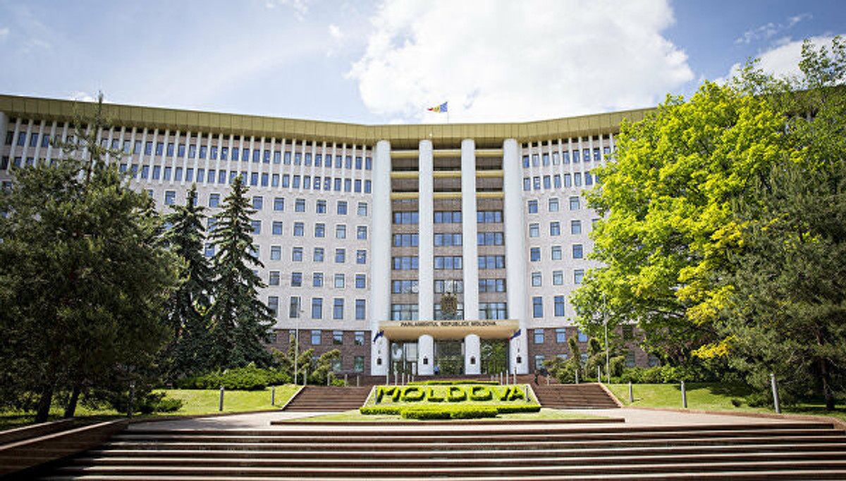 Парламент Молдавії скасував пенсійну реформу. Тепер країна може залишитися без фінансової допомоги з боку МВФ