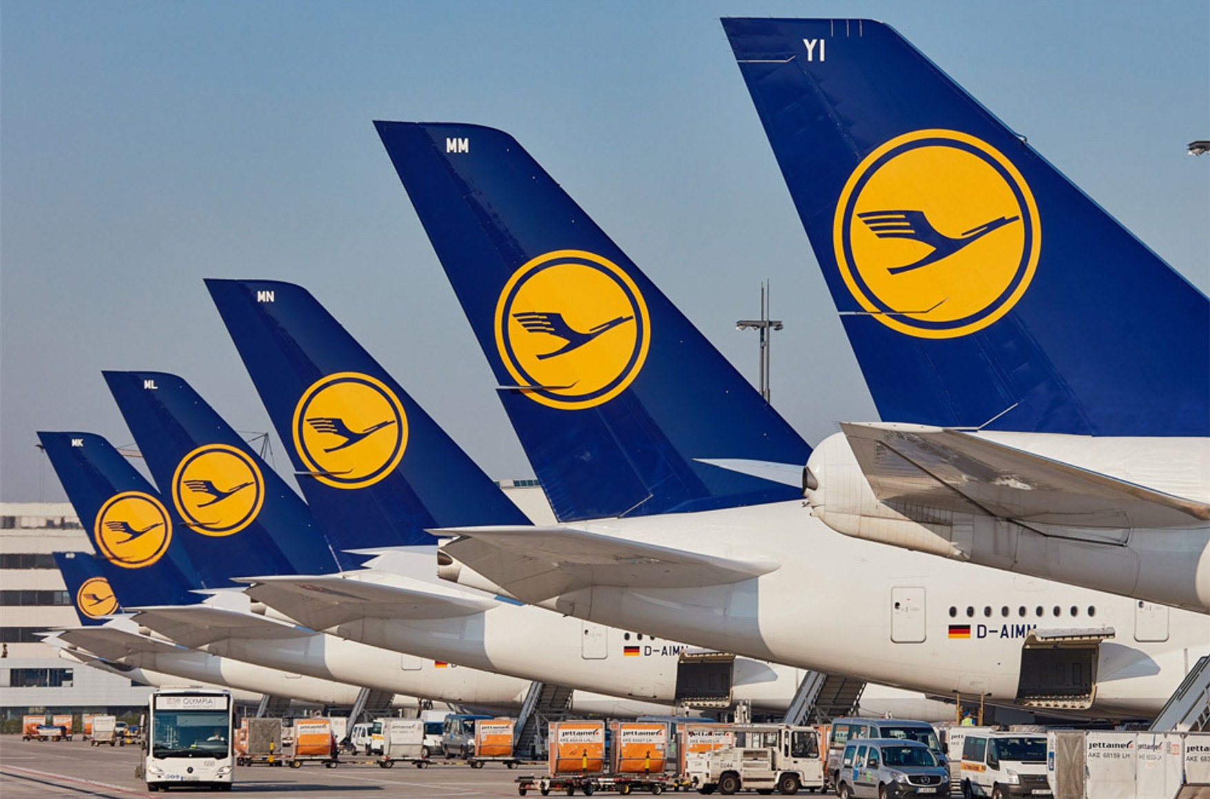 Lufthansa скоротить майже 30 тисяч співробітників до кінця року