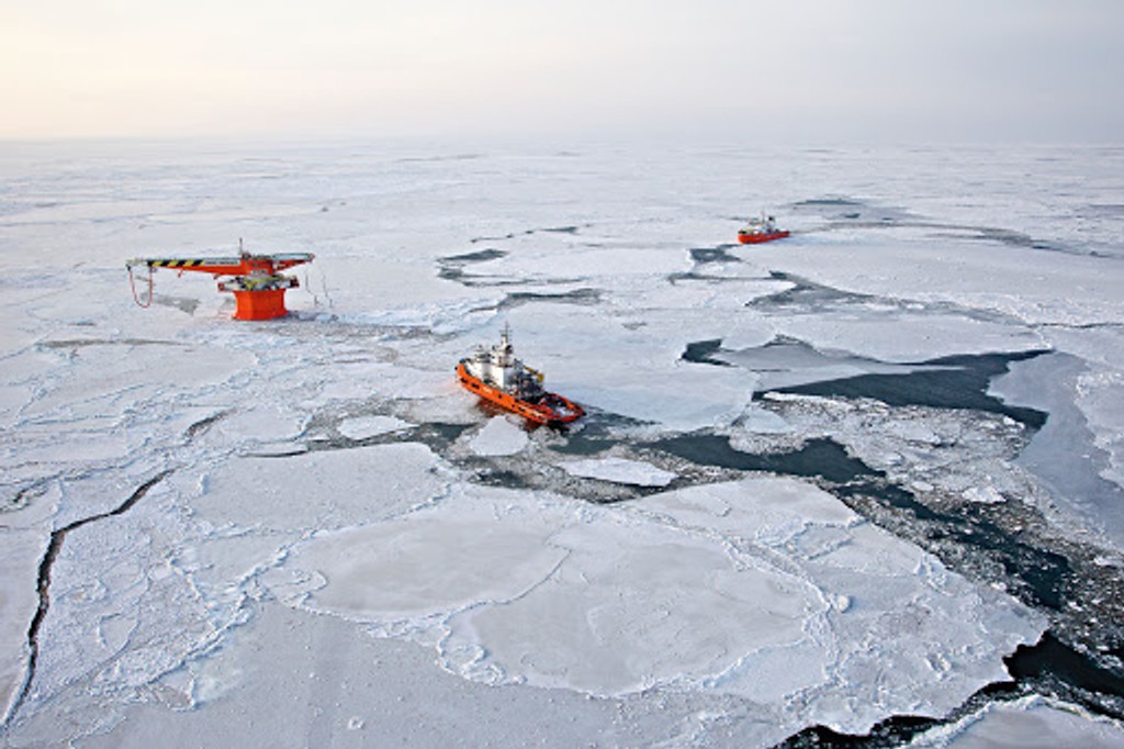 Глави найбільших нафтових компаній просять скасувати екологічну експертизу для свердловин в Арктиці