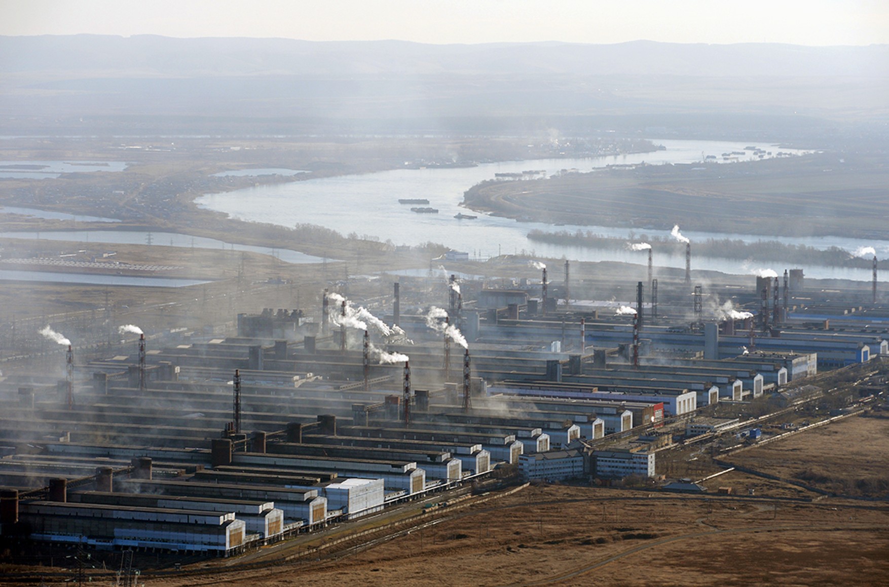 На співробітників «Русала» порушили кримінальну справу за статтею «Забруднення атмосфери» через викиди заводу в Красноярську