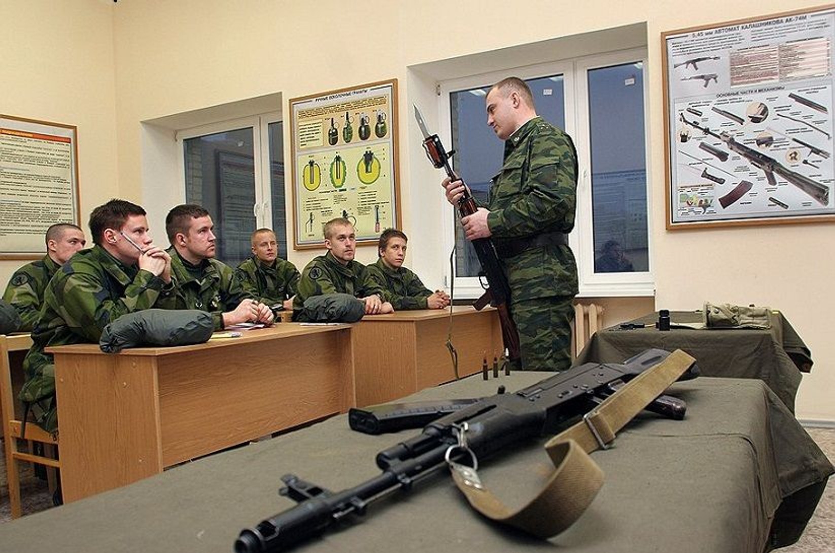 Військові навчальні центри з'являться в усіх російських державних вузах - ТАСС