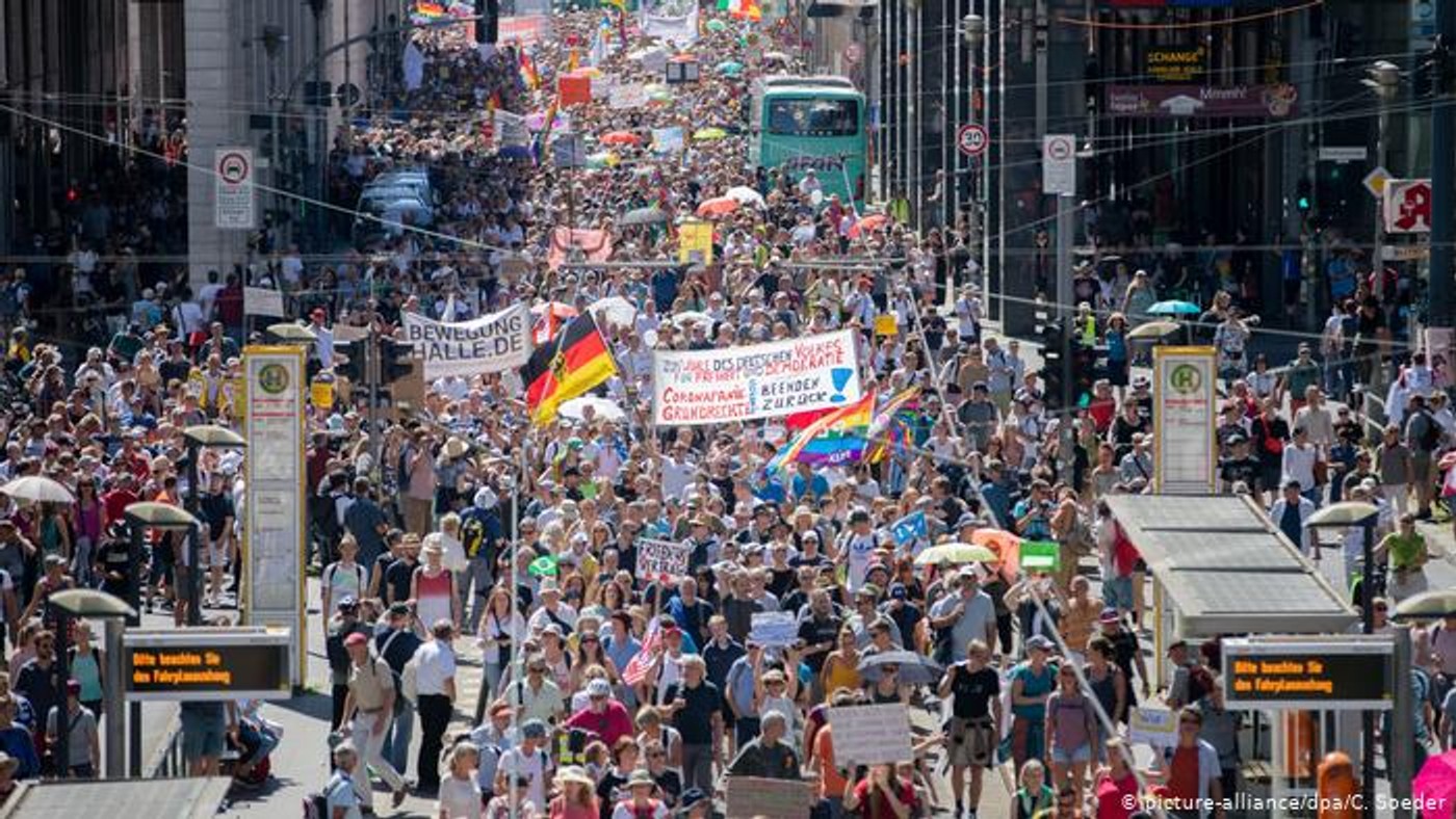 У Берліні проходять акції протесту проти коронавірусних обмежень