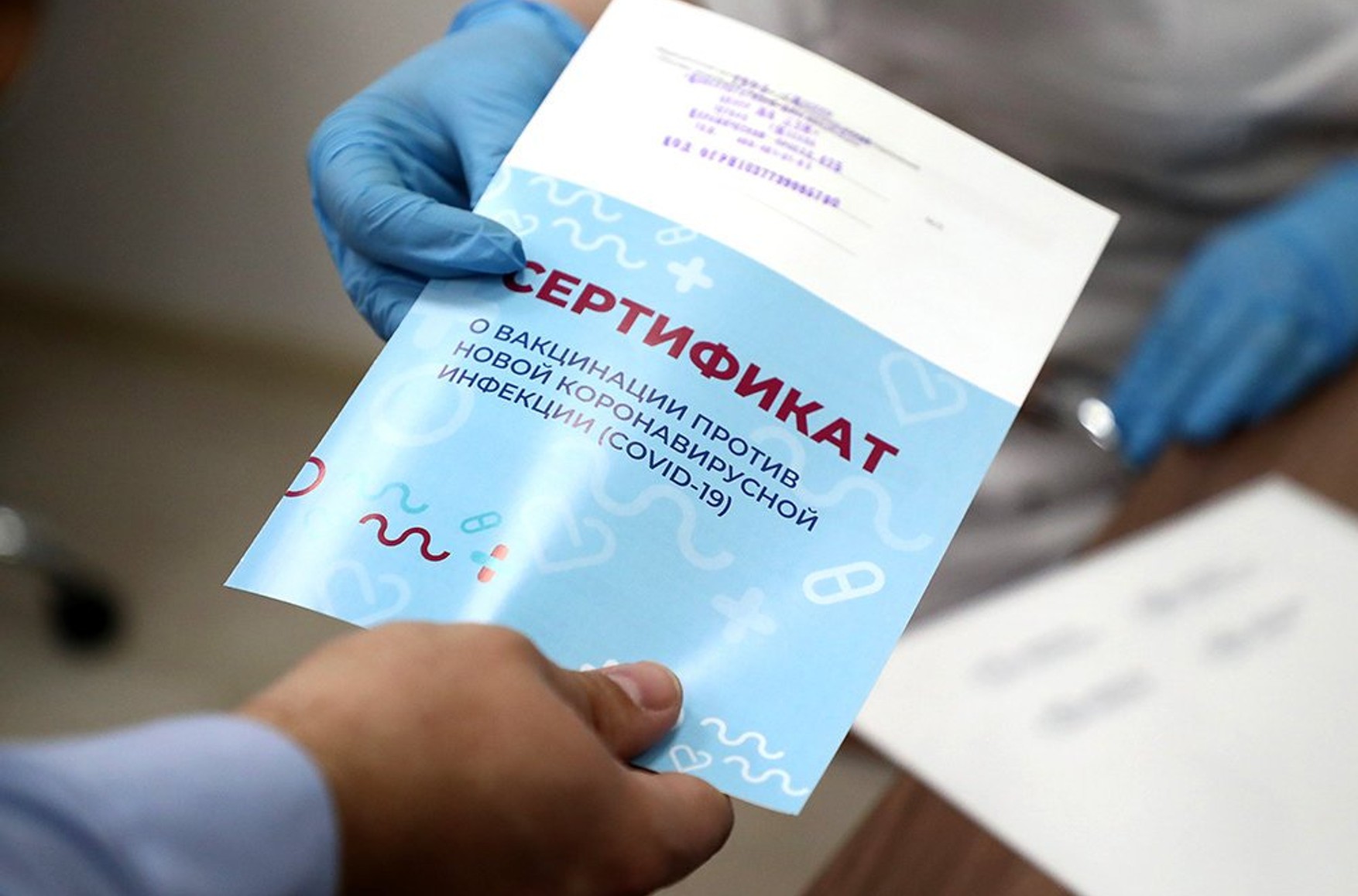 У Санкт-Петербурзі затримали п'ятьох медиків, які за хабарі робили фіктивні щеплення від коронавируса