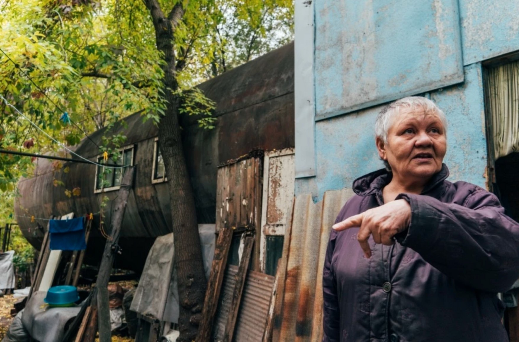 Мешканці Омська через Instagram зібрали на квартиру 2,4 млн рублів. Вона 35 років жила в металевій бочці