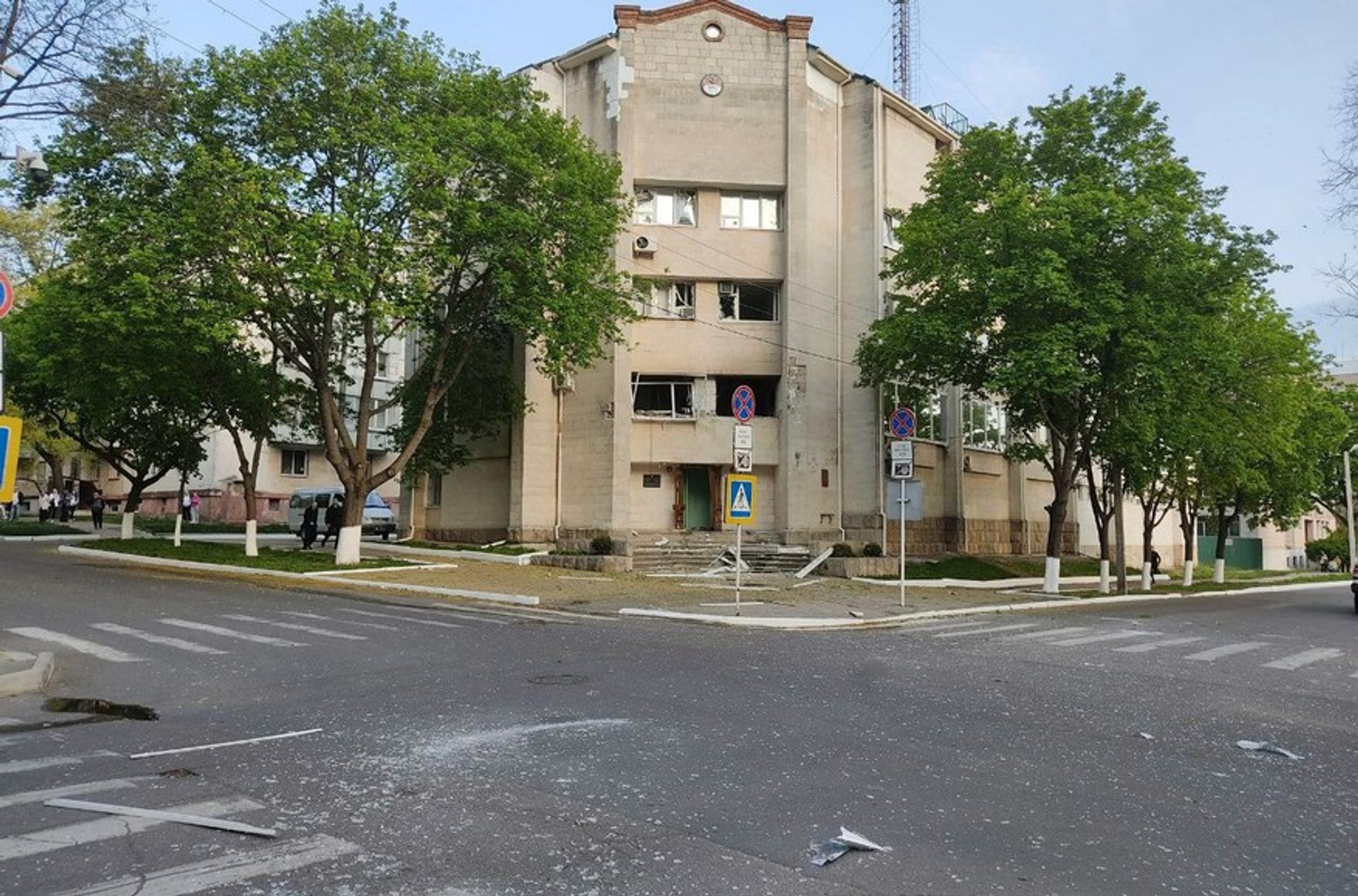 Опубликовано видео обстрела здания МГБ в Тирасполе из гранатометов
