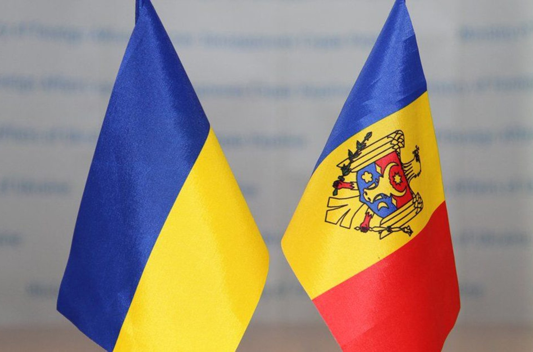 Украина и Молдова официально стали кандидатами на членство в Евросоюз 