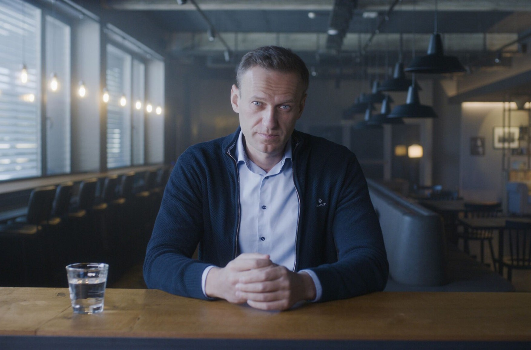 В Гааге сотрудникам ОЗХО покажут фильм «Навальный». В посольстве России превентивно показали фильм Соловьева «Пациент»