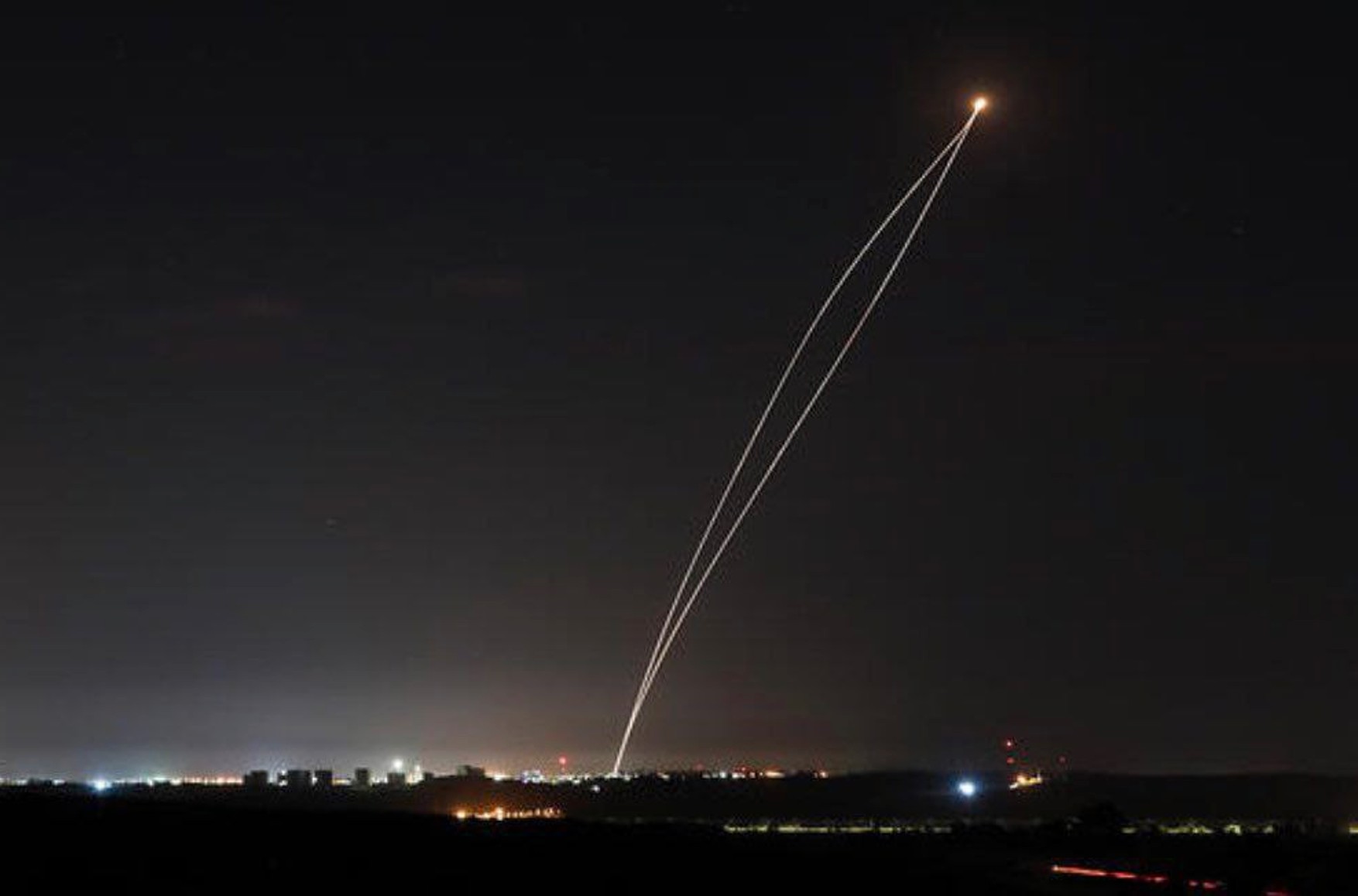 Израиль ударил по «Исламскому джихаду», погиб один из его командиров. В ответ группировка запустила около 100 ракет