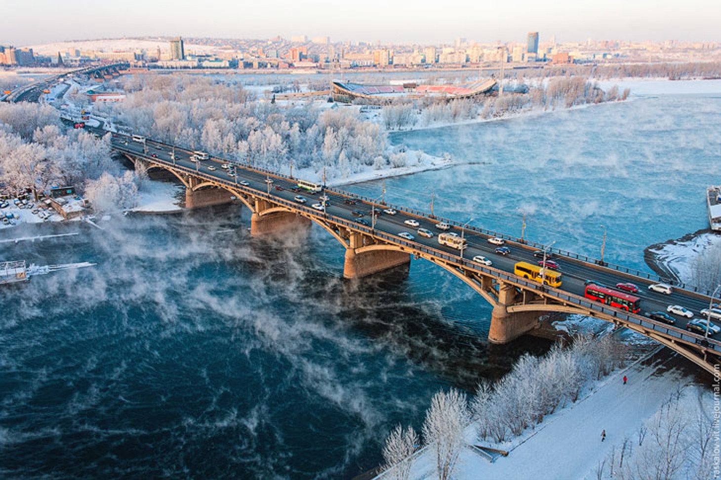 В соцсетях появился ролик якобы от «Газпрома» о холодной зиме в Европе. Но показали в нем негазифицированный Красноярск