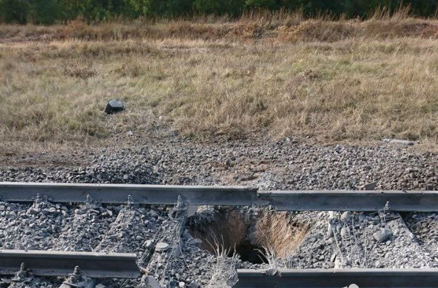 В Мелитополе подорвали железную дорогу по которой российские военные возили оружие