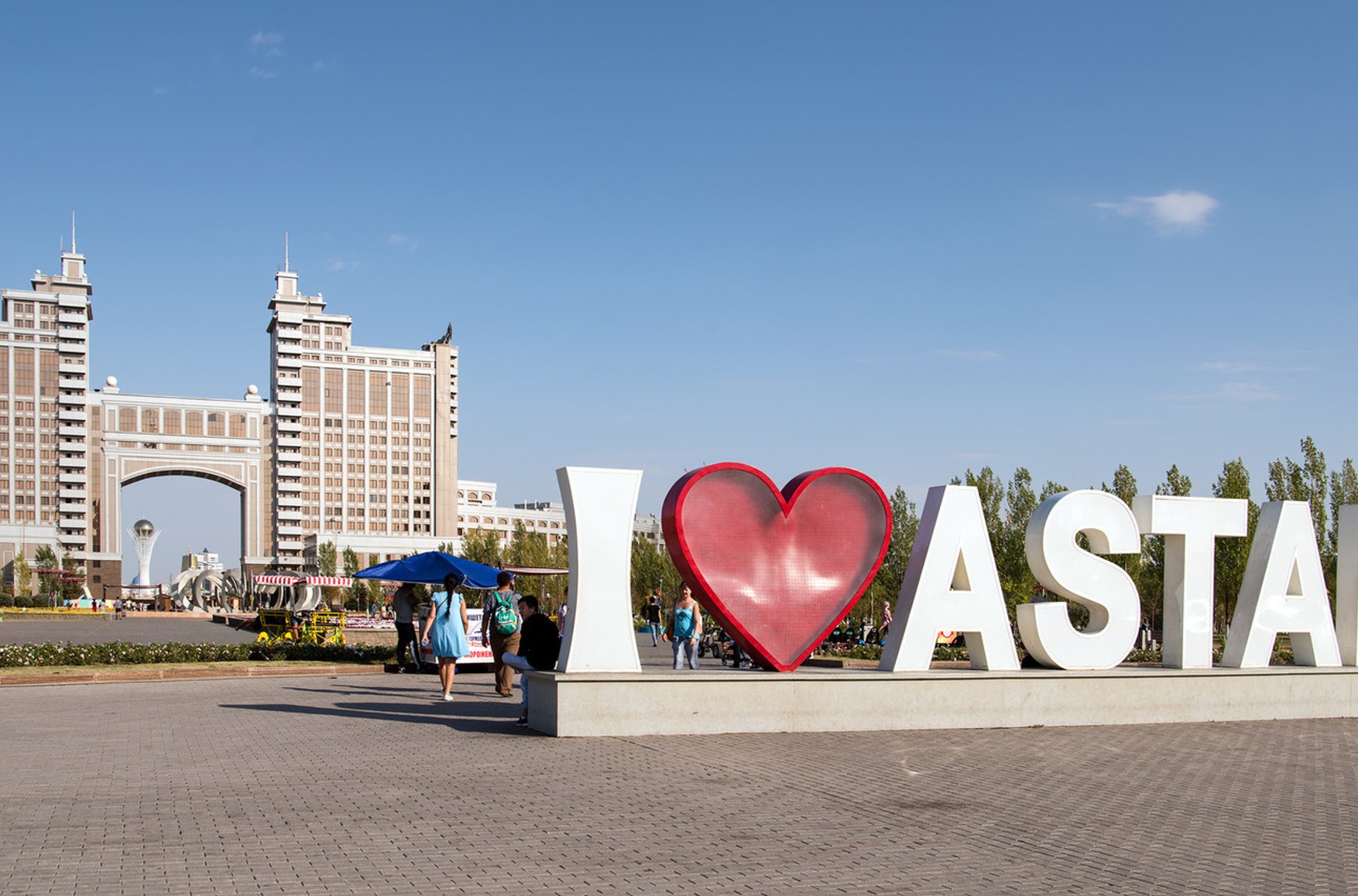 Депутаты в Нур-Султане поддержали переименование столицы Казахстана обратно в Астану 