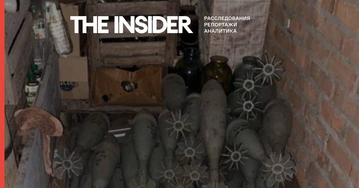 На окраине Балаклеи обнаружили российский склад боеприпасов. Их хранили в подвале рядом с солеными огурцами в банках