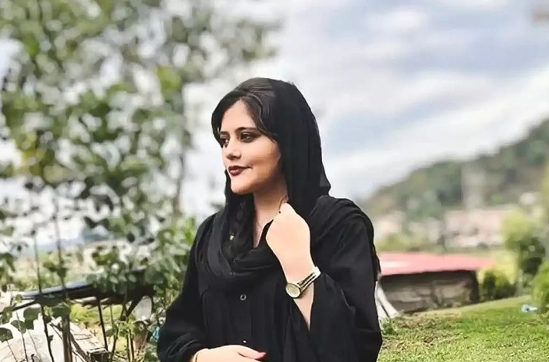 Полиция Ирана назвала смерть девушки, задержанной и убитой из-за отсутствия хиджаба, несчастным случаем