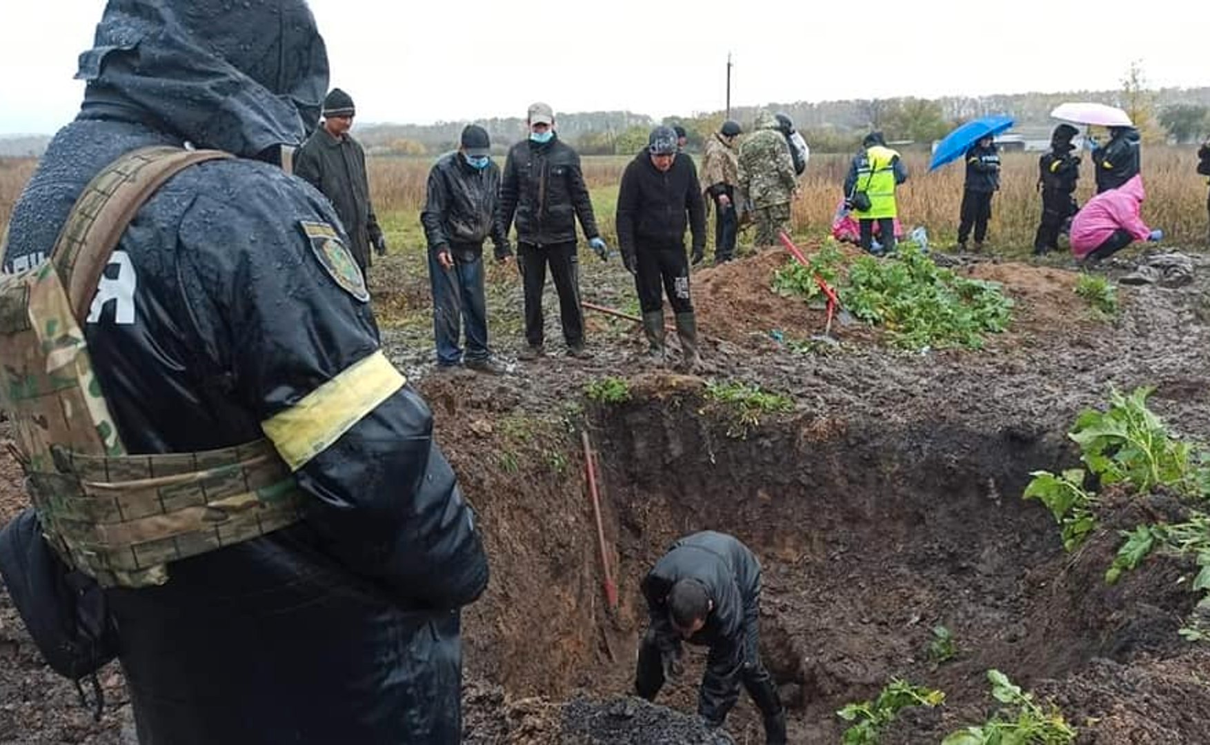 В Украине найдено еще одно массовое захоронение. На этот раз в Харьковской области 