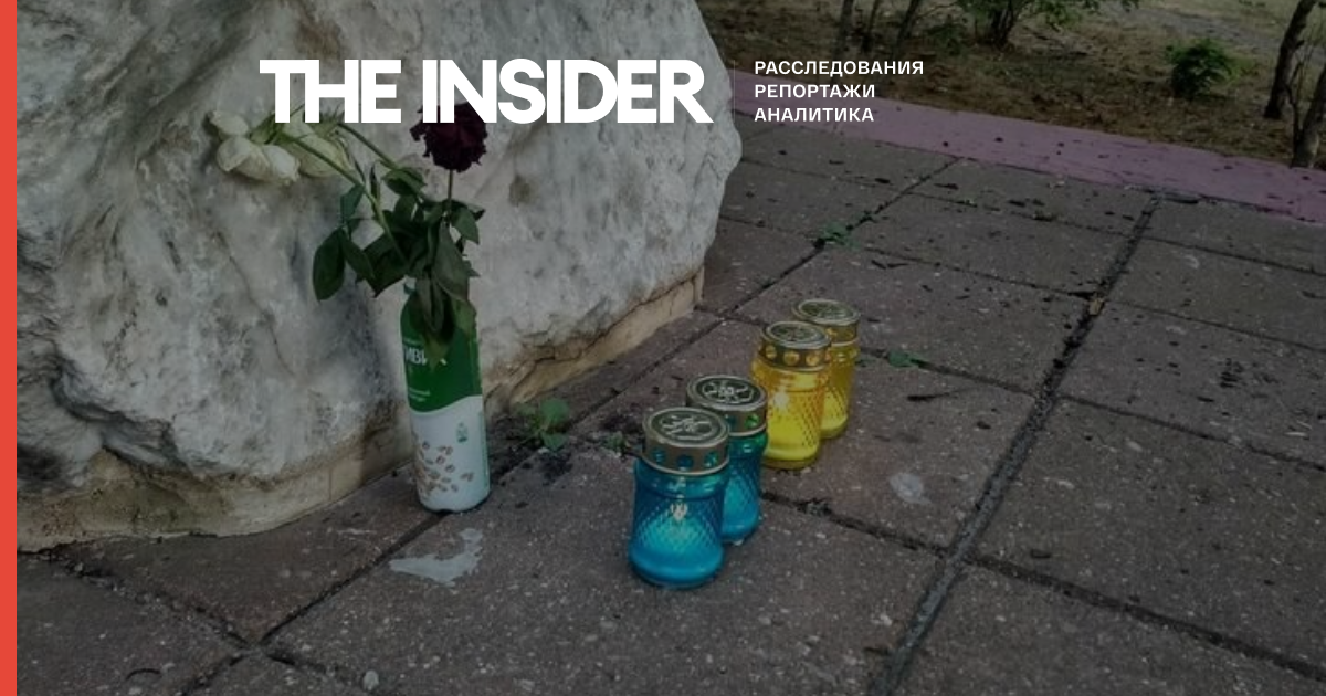 В Беларуси мужчину, оставившего сине-желтые лампадки у мемориала, нашли по отпечаткам пальцев и арестовали 