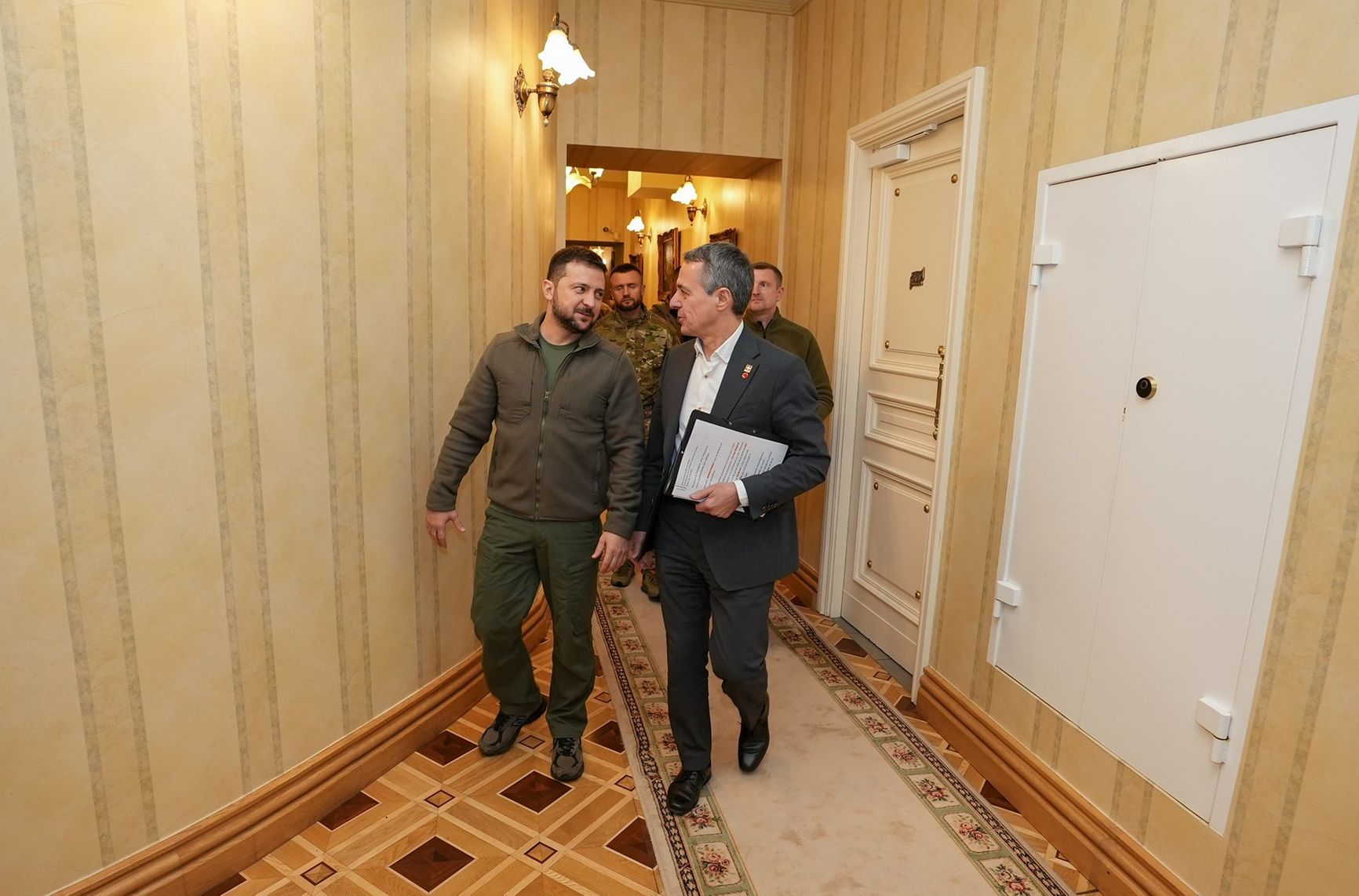 Зеленский: визит президента Швейцарии в Украину говорит о невозможности сохранять нейтралитет