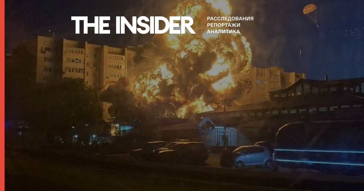 Военный самолет упал на жилой дом в Ейске Краснодарского края. Начался сильный пожар