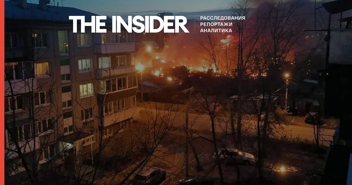 Военный самолет упал на жилой дом в Иркутске
