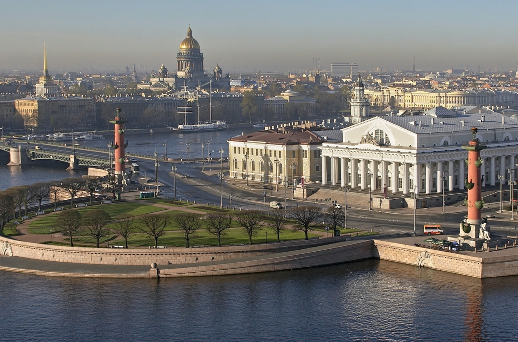 В Петербурге определили семь безопасных районов для эвакуации населения
