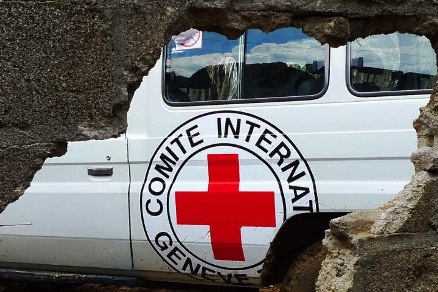 Reuters: Международный комитет Красного Креста приостановил работу в Украине