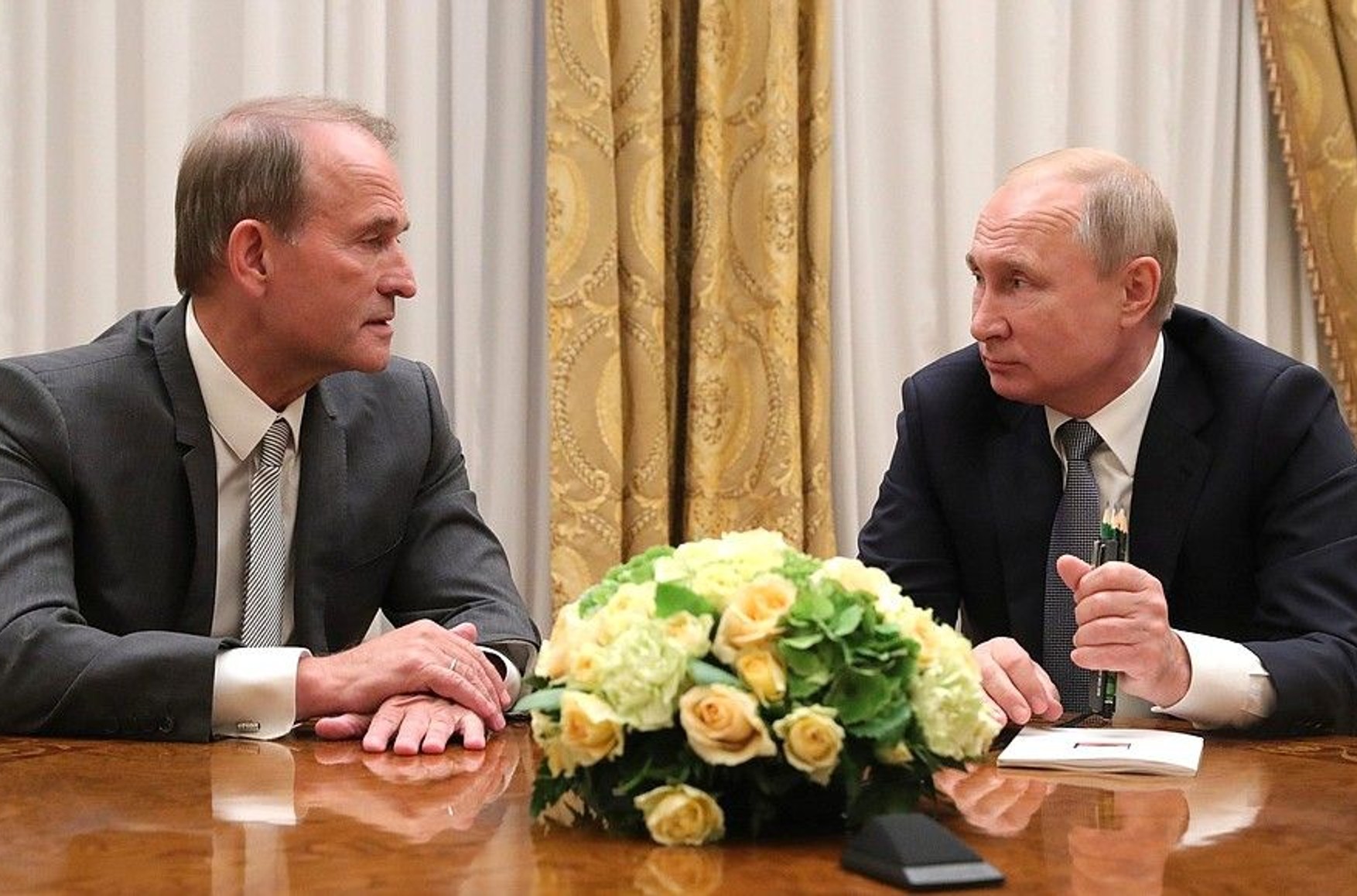 Крестницу Путина не отчисляют из ВШЭ, несмотря на поддельные справки и несданные экзамены — «Медуза»