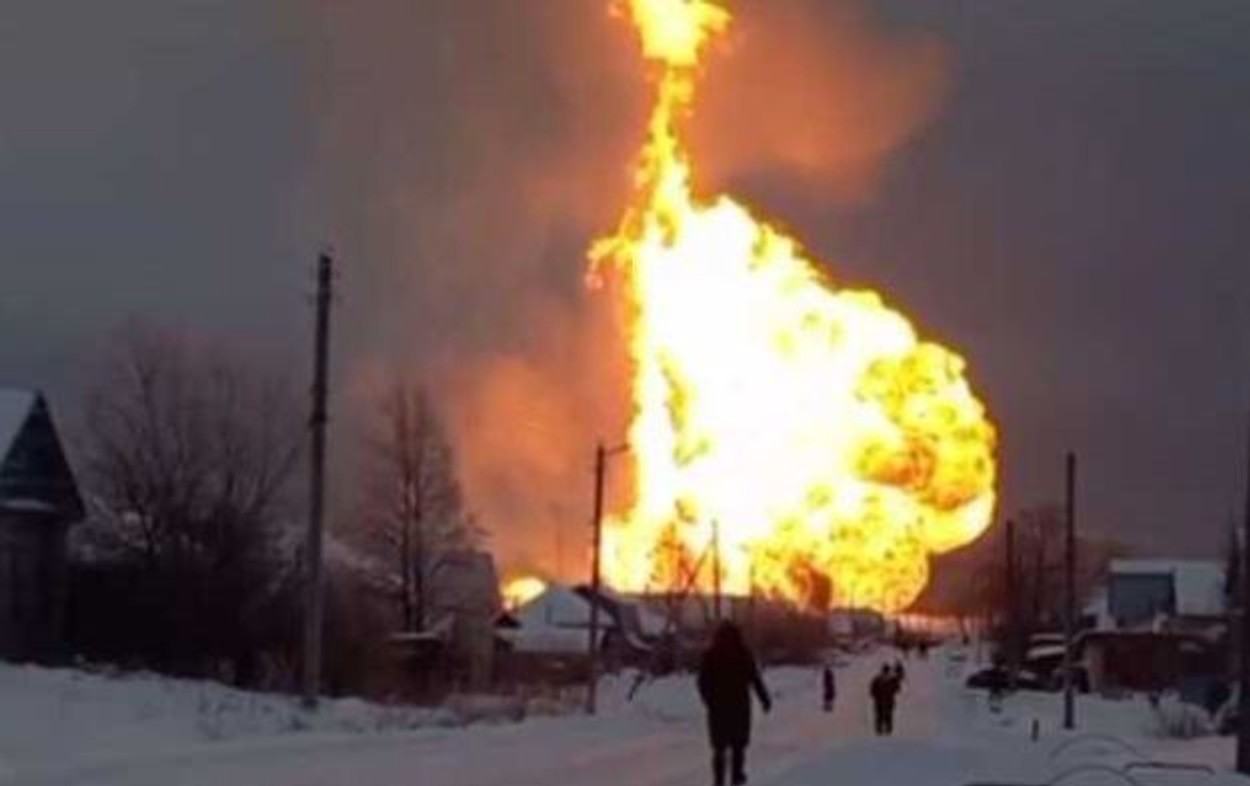 Три человека погибли при взрыве на газопроводе в Чувашии. В Европе из-за взрыва резко подскочили цены на газ