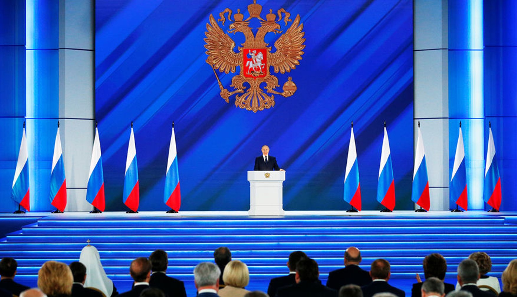 «Ъ»: Послание Путина Федеральному собранию перенесли на следующий год. Ранее он отменил «Прямую линию» и пресс-конференцию