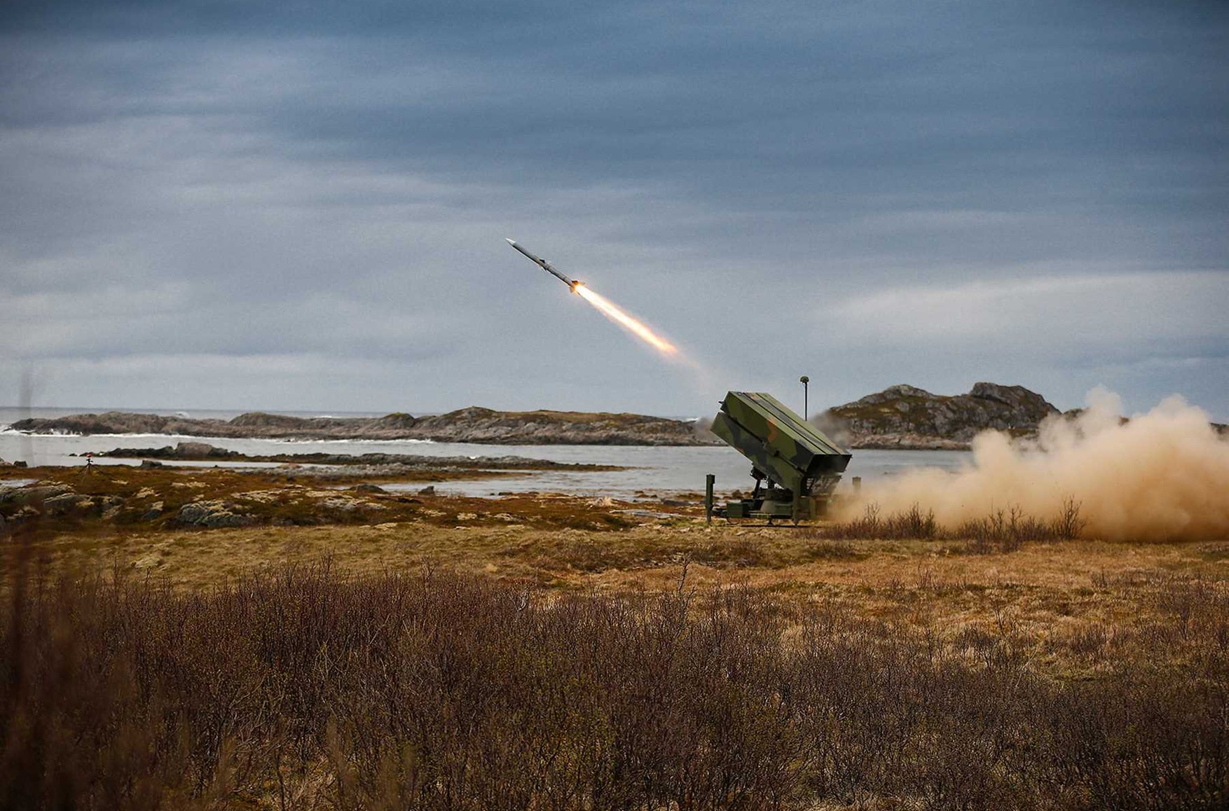 США обсуждают со странами Ближнего Востока передачу Украине систем ПВО NASAMS