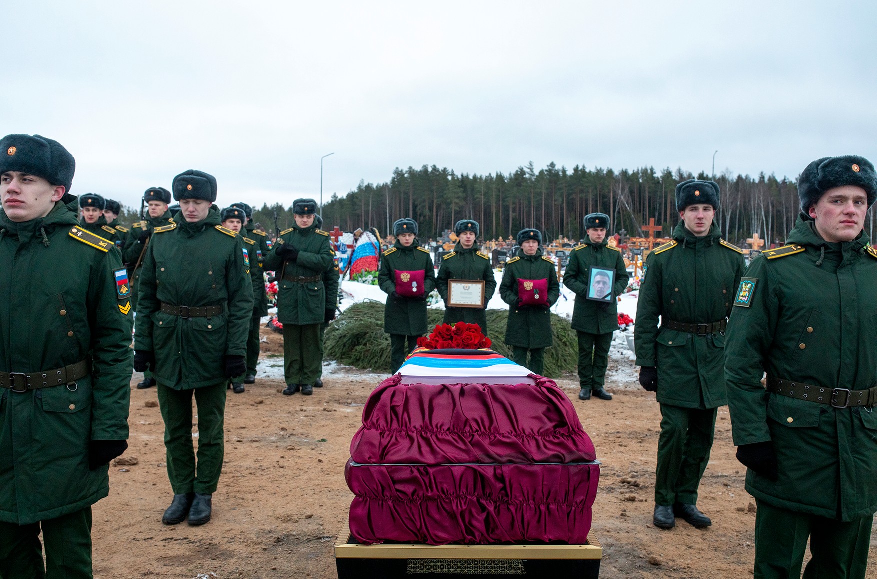 Пригожин добился, чтобы наемника ЧВК Вагнера похоронили в Петербурге на Аллее Доблести. «Повар» Путина лично приехал на церемонию 