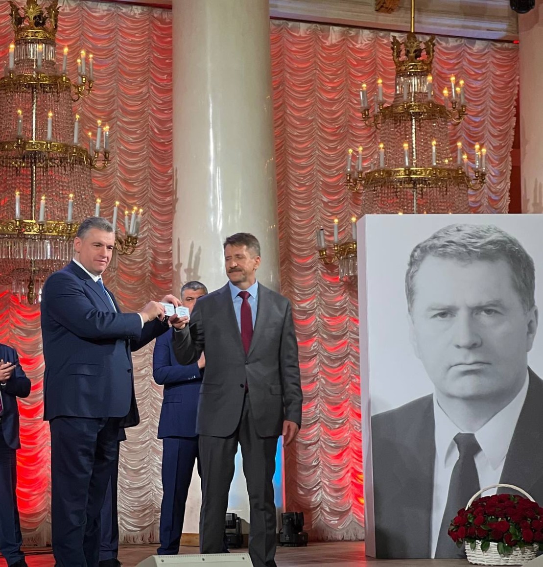 Виктор Бут вступил в ЛДПР и поблагодарил Слуцкого и Жириновского «за помощь в вызволении из заточения»