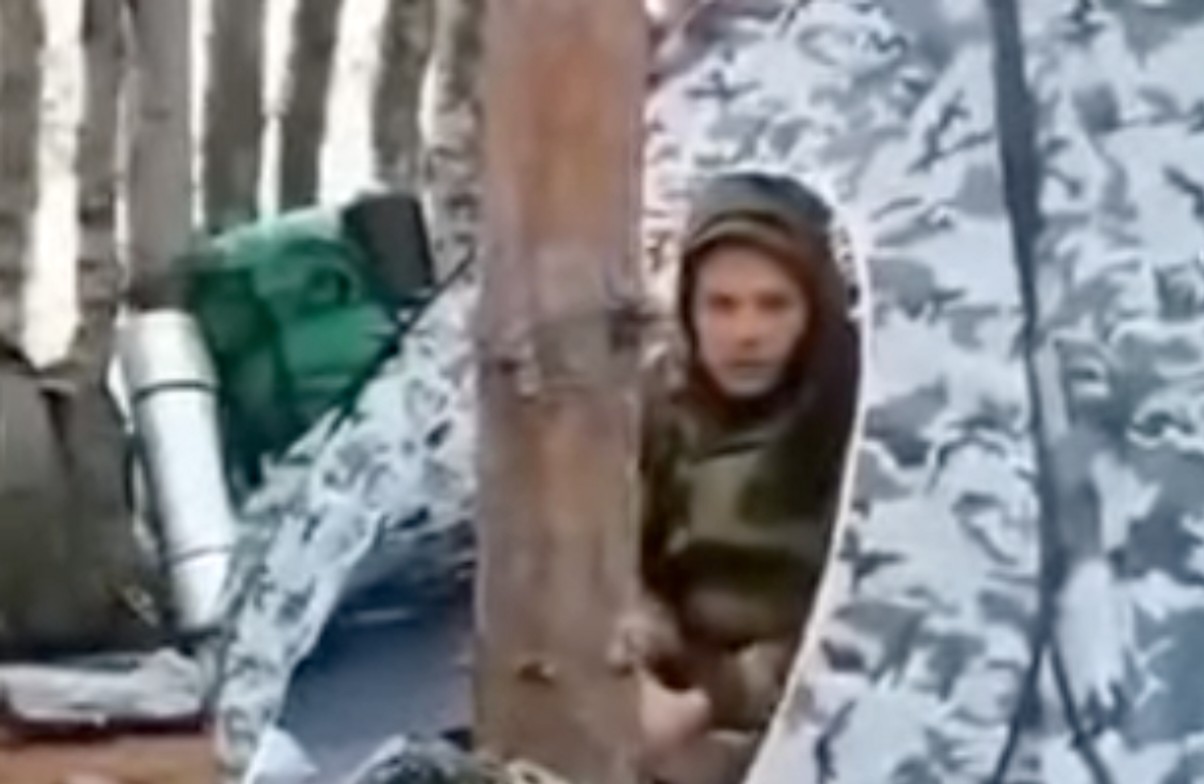 «Е*аная армия». Солдаты из Мурманской области записали видео губернатору из палаток — Astra
