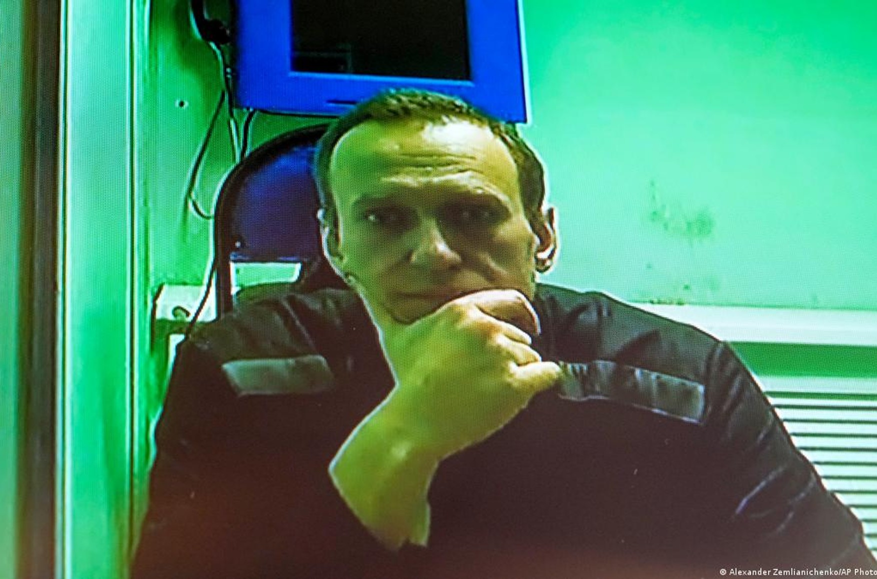 Навальному так и не передали лекарства, но его осмотрел начальник туберкулезной больницы