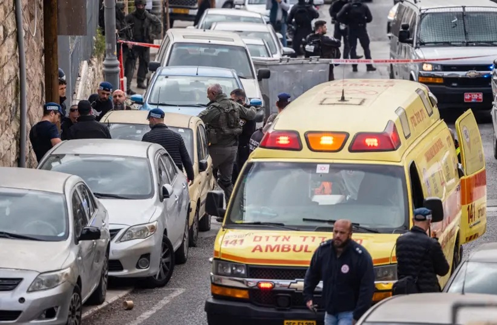 В Иерусалиме второй раз за сутки произошла стрельба. По данным полиции, нападавший — 13-летний подросток