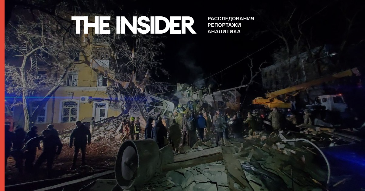 В Краматорске в жилой дом попала ракета, разрушено два подъезда, под завалами остаются люди