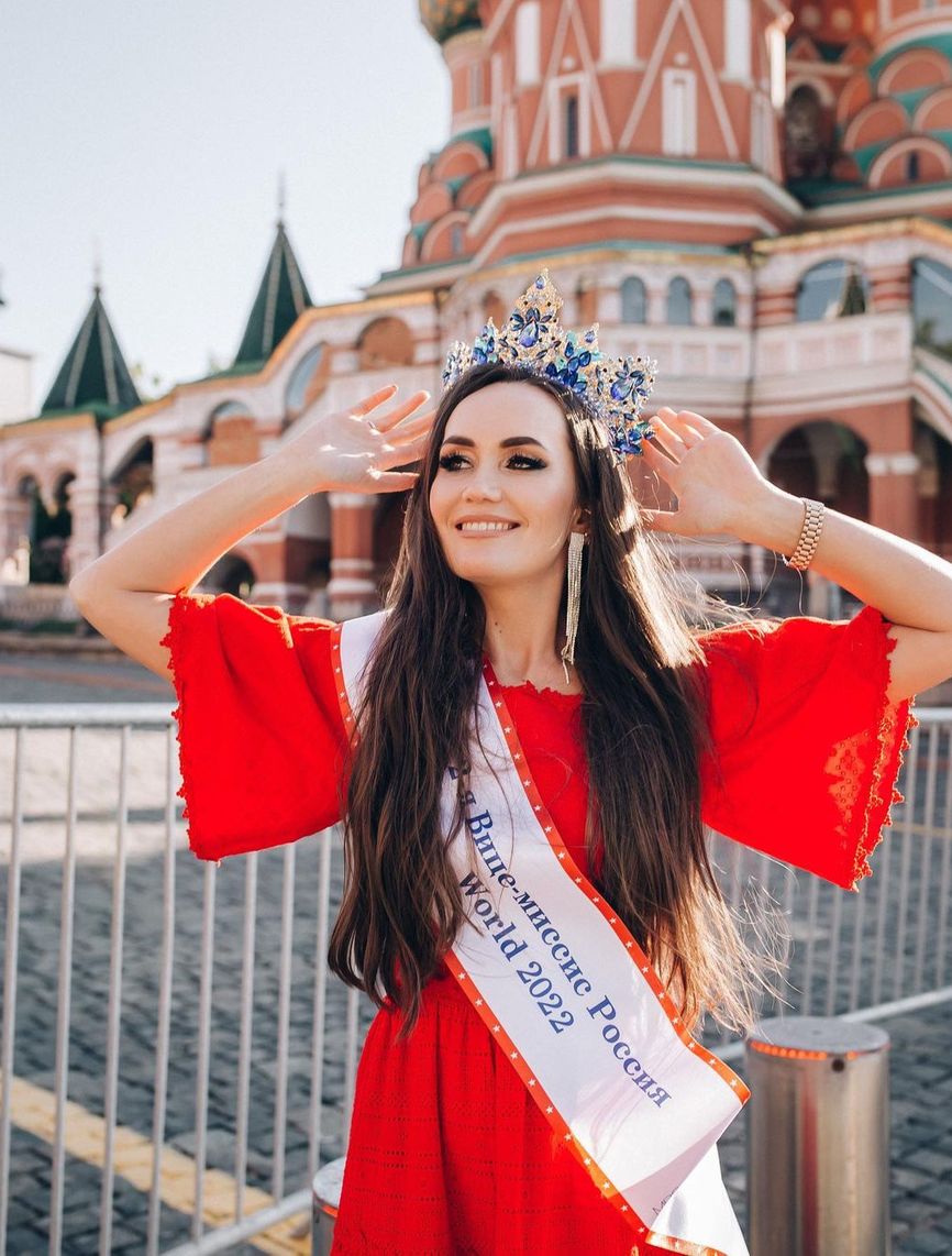 Участница из России победила в конкурсе «Миссис Вселенная» впервые в его истории