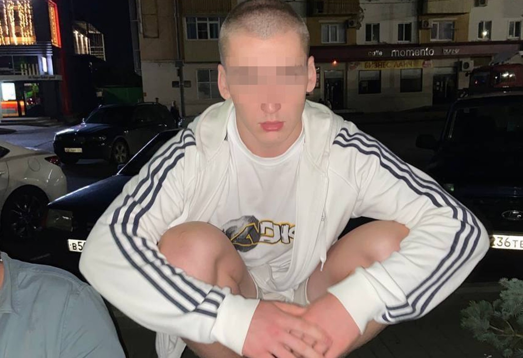 18-летнего жителя Краснодарского края обвинили в диверсии на железной дороге и поджоге «патриотического» баннера — «База»