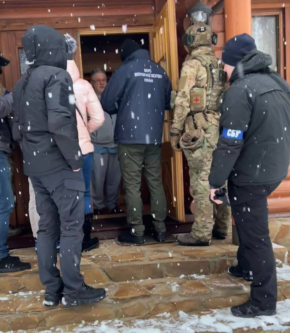 В Украине прошли обыски у олигарха Коломойского и бывшего главы МВД Авакова 
