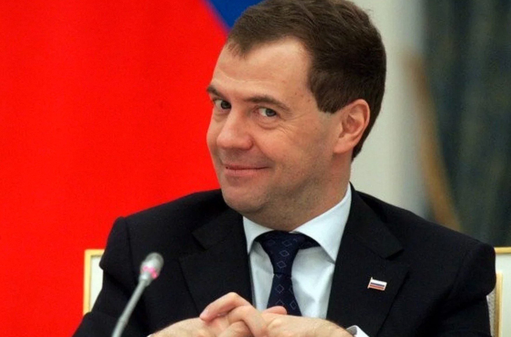 Слова Медведева о выпуске 1500 новых танков в год принадлежат глубоко больному человеку — военный эксперт Лузин
