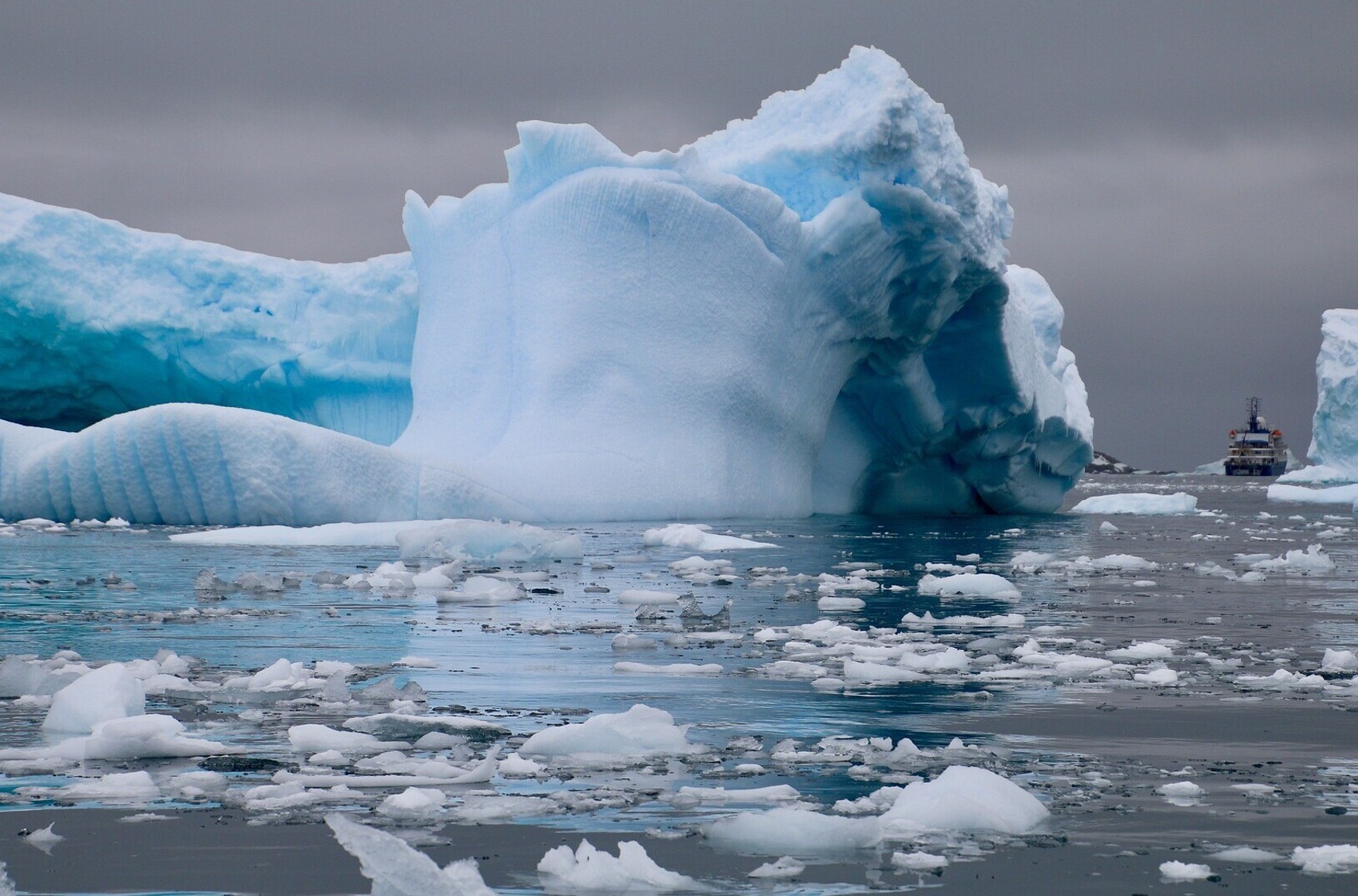Площадь ледяного покрова Антарктиды сократилась до минимума за 44 года