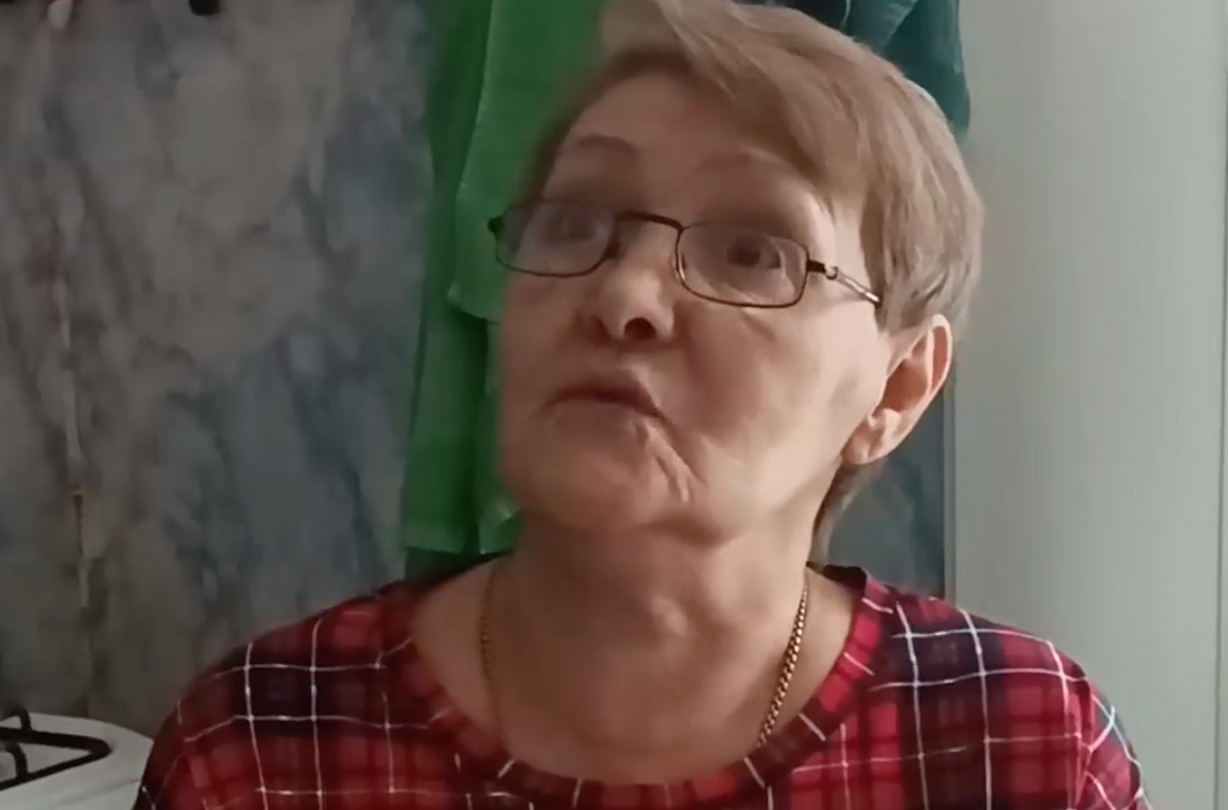 Россиянке предложили переехать из аварийного жилья на деньги, которые она получила за гибель сына-военного